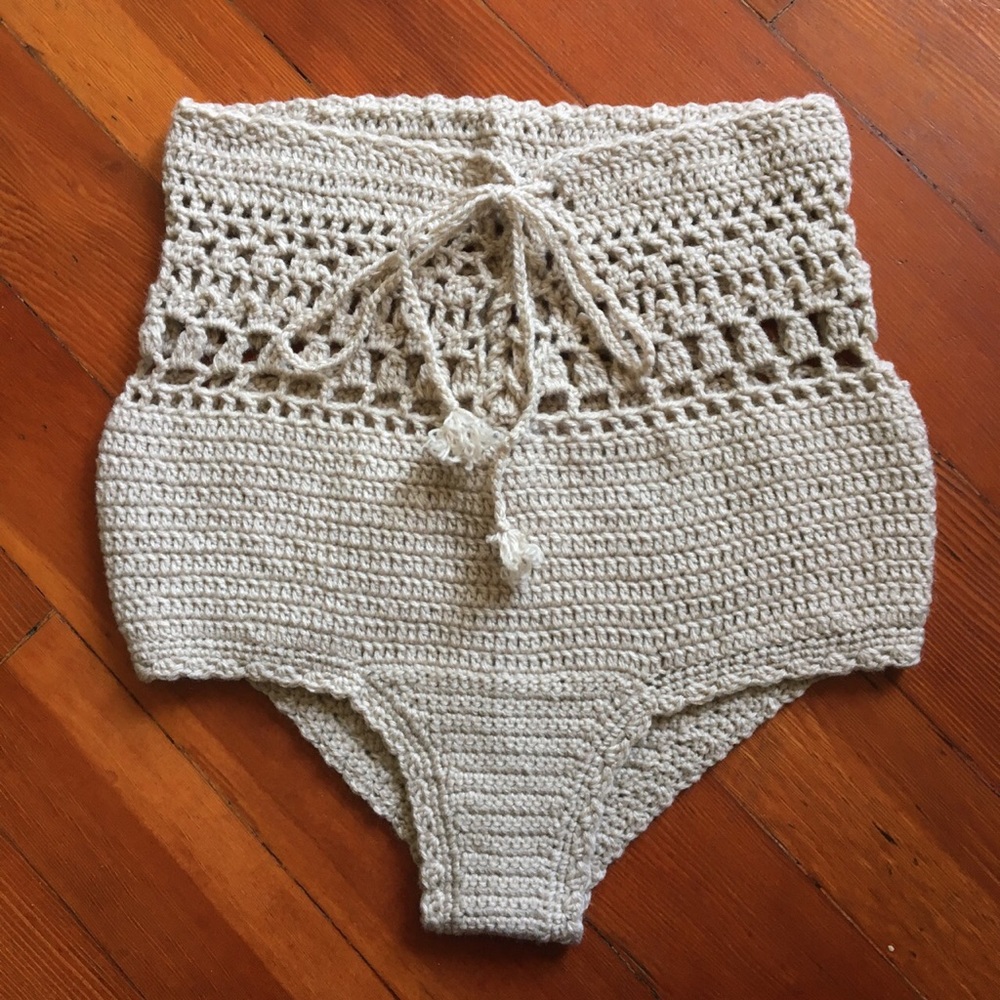 High Waist Crochet Bikini Set - Picture 3 of 4